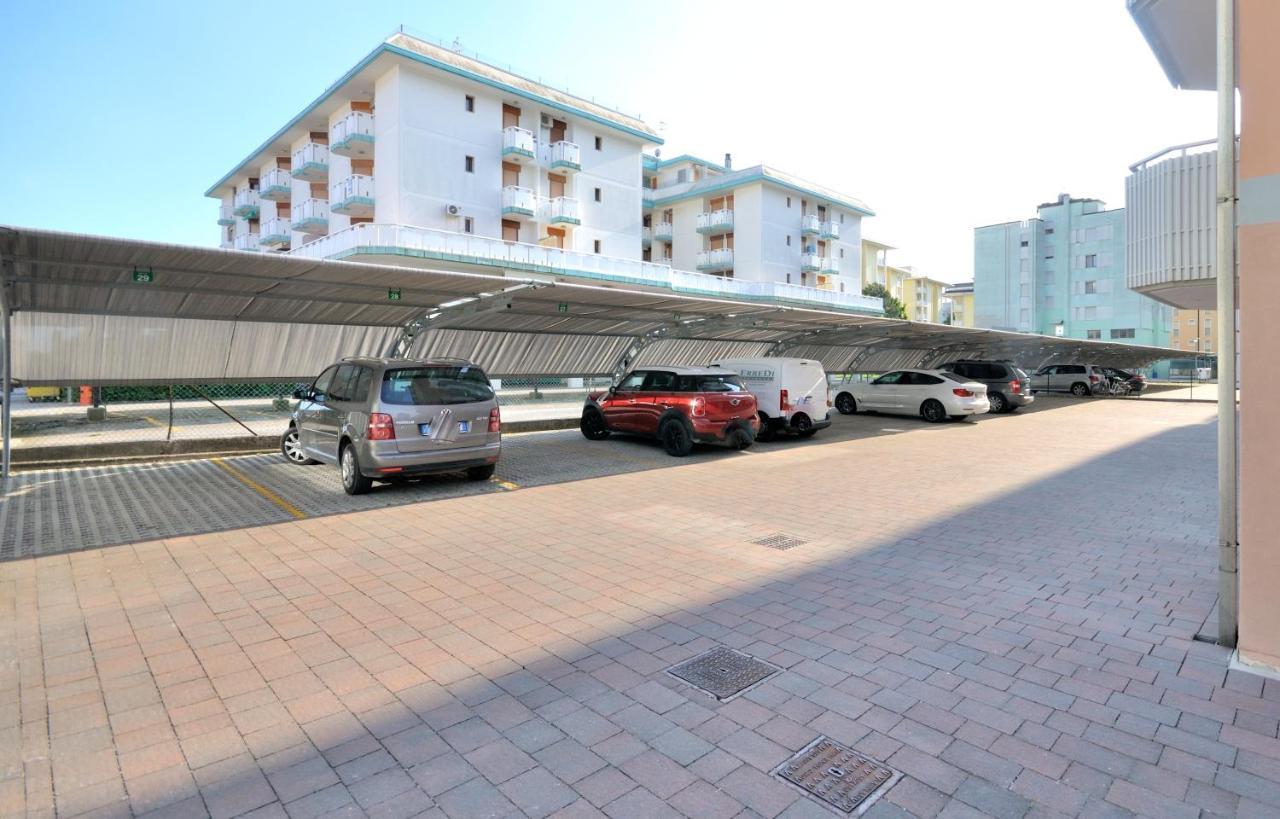 Condominio Malta Bibione Exterior foto